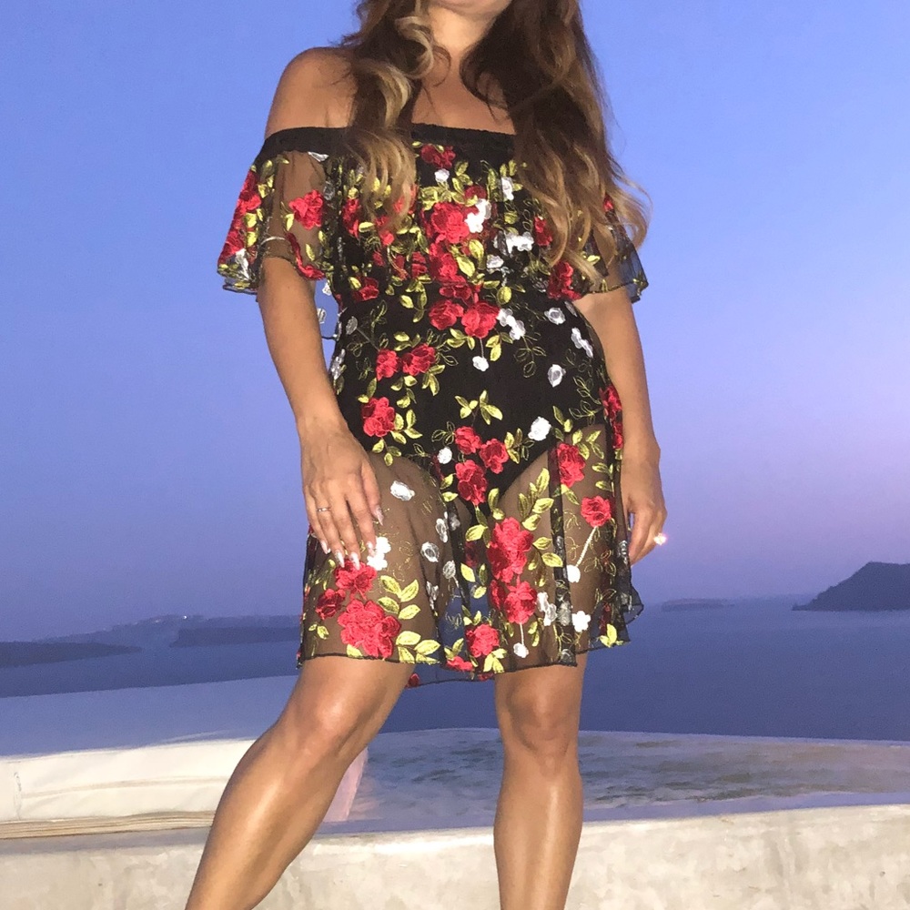 Lovers + Friends off-the-shoulder dress size Small